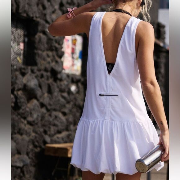 Free People FP Movement Hot Shot Bubble Set in White - Picture 4 of 7